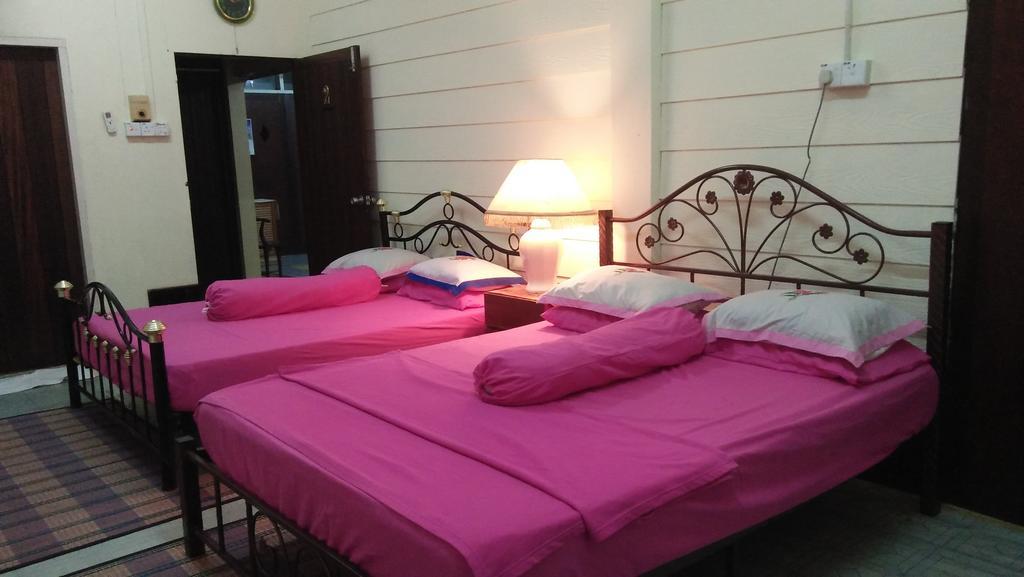 Teratak Ibunda Guest House Kota Bharu Exterior photo